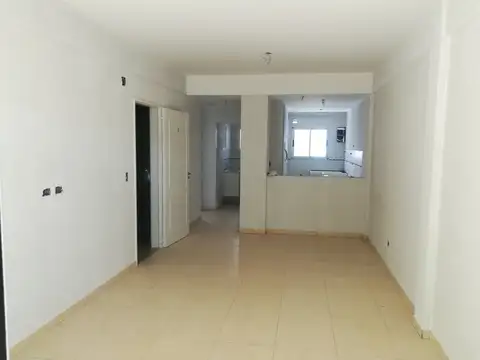 EXCELENTE DEPARTAMENTO DE 2 AMB CON COCHERA  . SAN FERNANDO LAVALLE 681