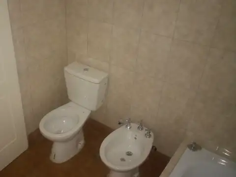 EN VENTA OPORTUNIDAD EN MARTIN CORONADO DUPLEX CON COCHERA EN EDIFICIO AL CFTE. - FICHA 5907