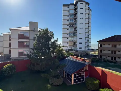 Calle 301 e/ Av. Costanera y Pasaje Costanero