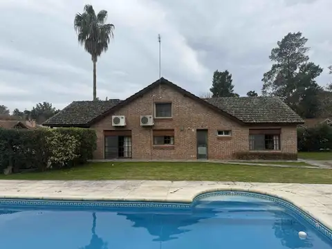 Casa de 5 ambientes en Barrio Cerrado Maschwitz Village