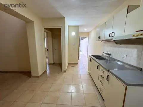 Casa 4 ambientes con 1 baño