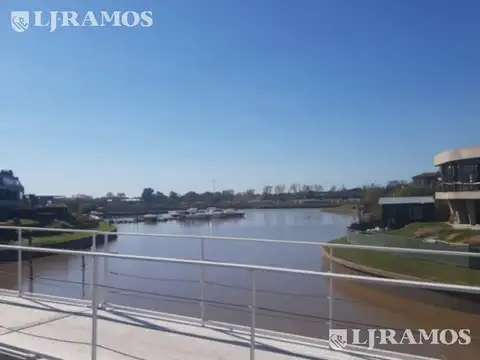 Lote a la LAGUNA de 911 m2 en el Yacht de Nordelta