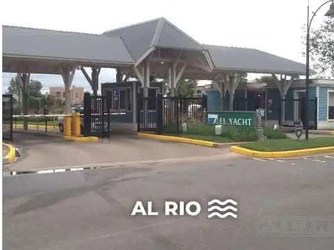 Lote a la LAGUNA de 911 m2 en el Yacht de Nordelta