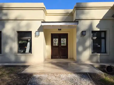 CASA EN VENTA EN CAMPOS DE ROCA ESTILO CAMPO