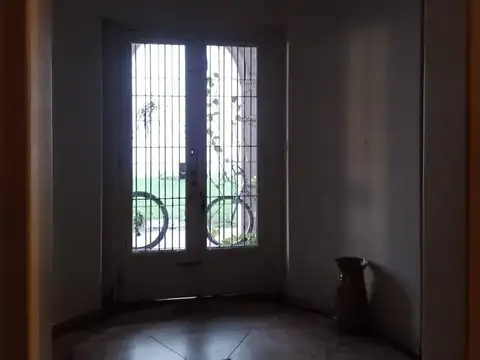 Casa / Terreno Único en Venta – La Lucila – 800 m²