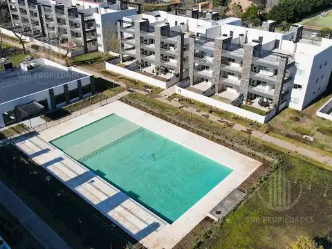 Departamento en Alquiler con 3 cocheras