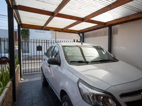Depto Tipo Casa en Venta en Moron Sur, USD 97.000