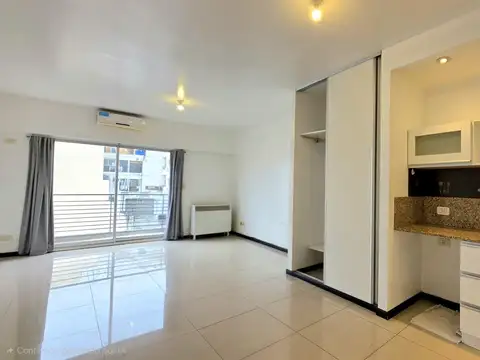 Doblas al 500 - Caballito - Monoambiente con balcón al frente piso alto - VENTA