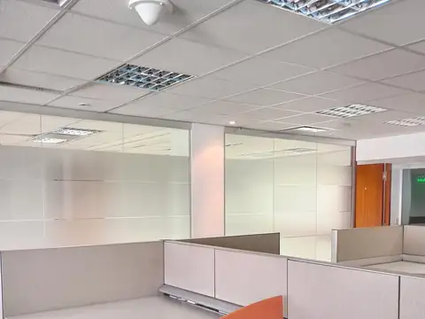 Oficina en Venta con 28 cocheras