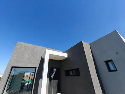 Casa en Venta en Pilar Del Este, USD 165.000