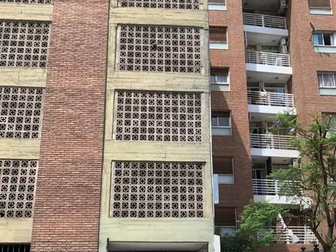 AMPLIA COCHERA CON SEGURIDAD EN VENTA - NUEVA CORDOBA