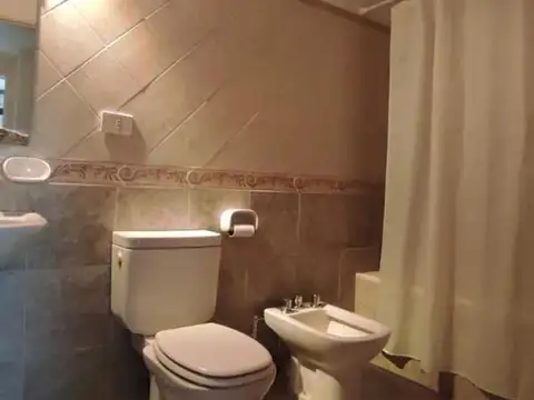 Venta de casa en Echeverria del lago - Canning