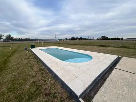 CASA DE 3 AMBIENTES - PILETA - PARRILLA - GRAN PARQUE