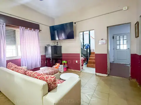 Casa 5 ambientes con 2 baños