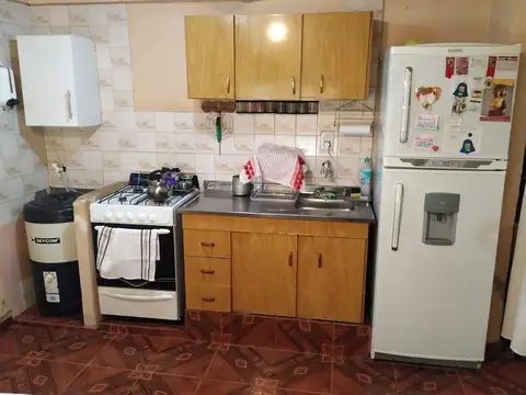 Casa 4 ambientes con 1 baño
