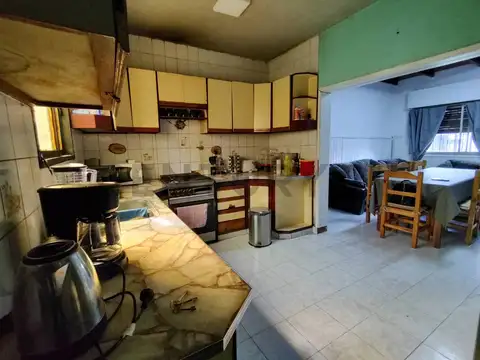 VENTA CASA TIPO DÚPLEX 5 AMBIENTES - LOMAS DE ZAMORA
