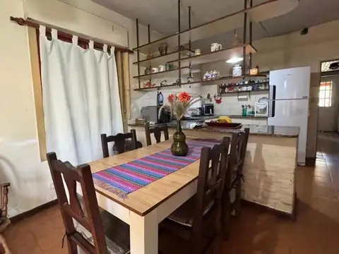 Casa 4 ambientes con 1 baño