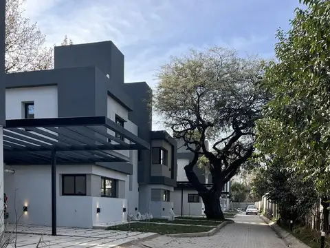 Casa en Venta en Arguello, USD 215.000