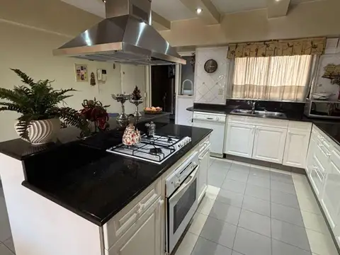 Departamento 5 ambientes con 3 baños