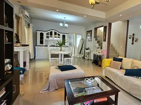 Casa en Venta con 1 cochera