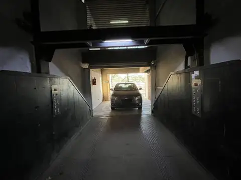 COCHERA COMODA EN VENTA ZONA PARQUE INDEPENDENCIA