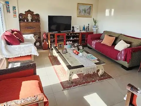 Departamento 4 ambientes con 2 baños