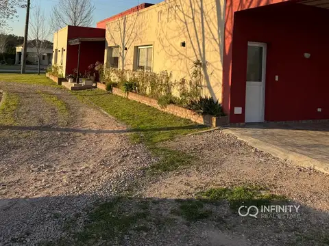 Casa 5 ambientes con 2 baños