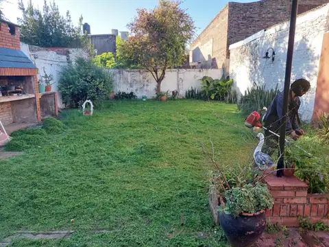 Casa 3 ambientes con 2 baños