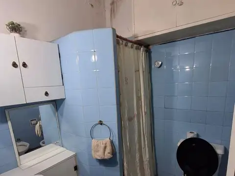 Casa 6 ambientes con 2 baños