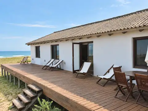 Casa 6 ambientes con 4 baños