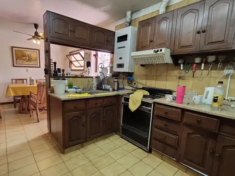 Casa 4 ambientes con 3 baños