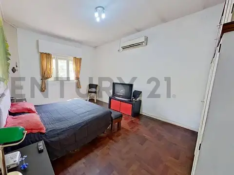 PH 4 ambientes con patio parrilla, cocheras para dos autos | Todo en planta baja