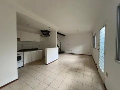 Depto Tipo Casa en Venta en Echesortu, USD 78.000