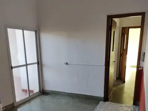 Casa 8 ambientes con 4 baños
