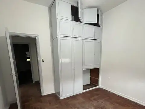 Depto Tipo Casa en Alquiler con 1 cocheras
