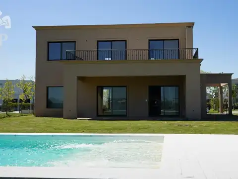 Casa en Venta en El Canton, USD 369.000
