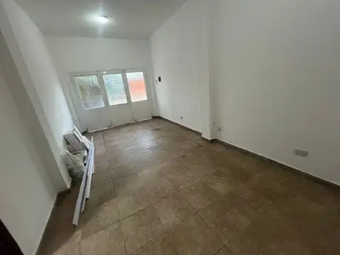 Depto Tipo Casa en Venta en Castelar, USD 139.000