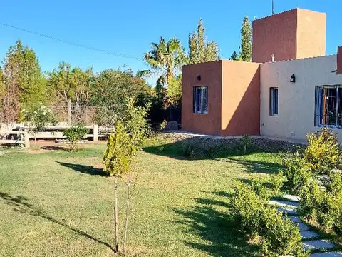 Casa 2 dormitorios en VENTA con jardin