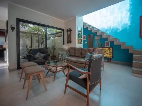 CASA EN VENTA LA PLATA