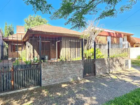 Chalet 3 ambientes Castelar Norte APTO CREDITO BANCO NACION