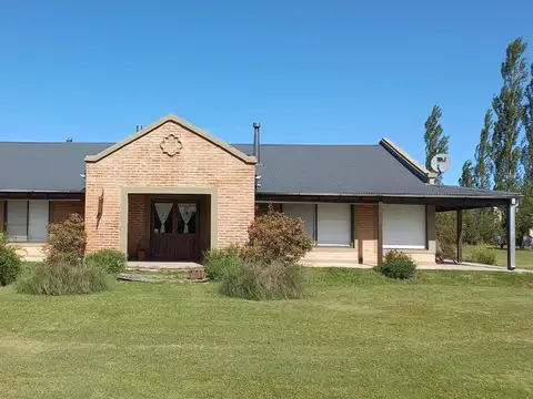 Casa en venta c/ cochera en Los Reartes