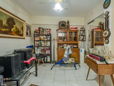 Venta depto 2 ambientes Almagro piso alto frente