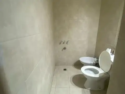 VENTA 2 LOCALES UNIFICADOS CON RENTA (PRECIO + 12 CUOTAS)