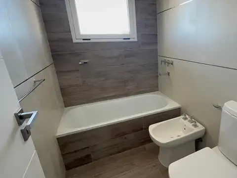 Departamento 4 ambientes con 2 baños