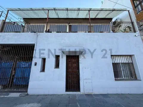 VENTA CASA 7 AMBIENTES PALOMAR 220 M2 CUBIERTOS