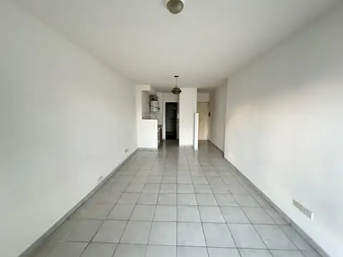 Monoambiente con balcón en la sexta
