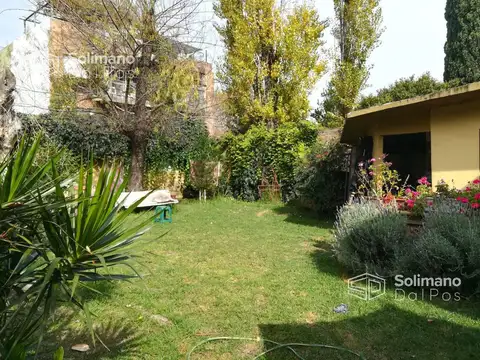 VENTA DE CASA 4 AMBIENTES EN SAN ISIDRO APTA DESARROLLO
