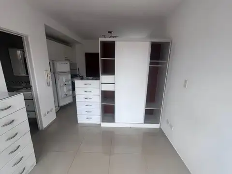 MONOAMBIENTE CON EXCELENTE UBICACIÓN EN LANUS ESTE