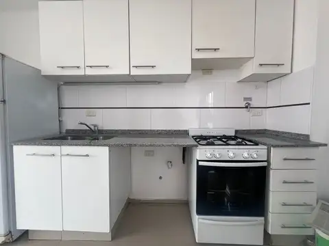 Departamento en Alquiler en Lanus Este, $ 450.000