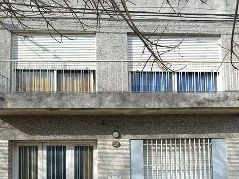 CASA EN VENTA 3 DORMITORIOS AMPLIO PATIO ZONA SUR